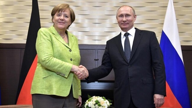 ドイツのメルケル首相とロシアのプーチン大統領